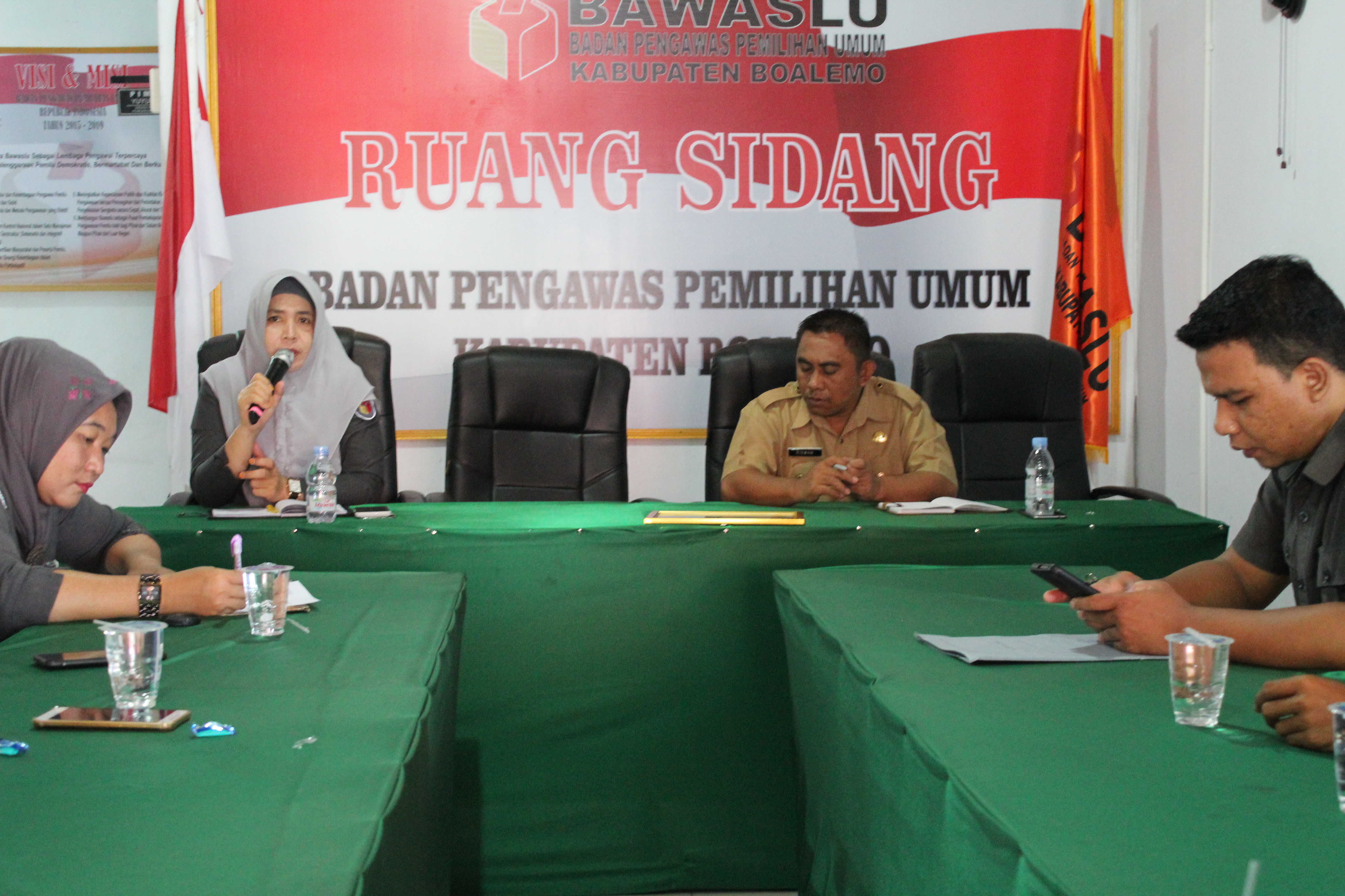 KORDIV SDM BAWASLU KAB. BOALEMO AKAN TERAPKAN 'NO SMOKING AREA' DI KANTOR
