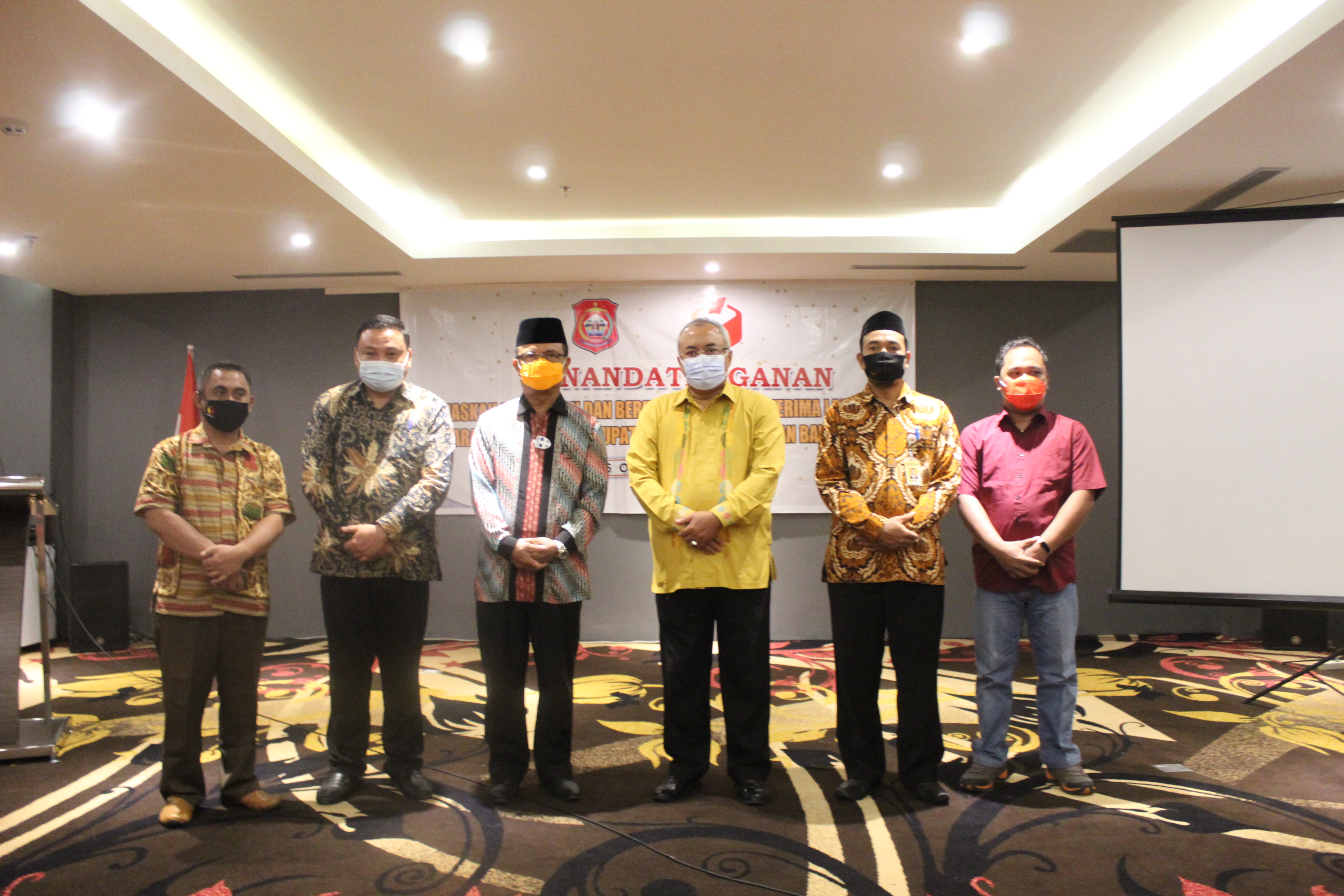KORSEK RIDWAN DAHIBA SAKSIKAN SERAH TERIMA TANAH HIBAH BAWASLU BONE BOLANGO