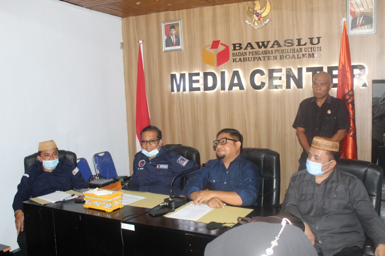MAKSIMALKAN RAKOR PERBAWASLU, PESERTA DIPECAH JADI DUA KUBU