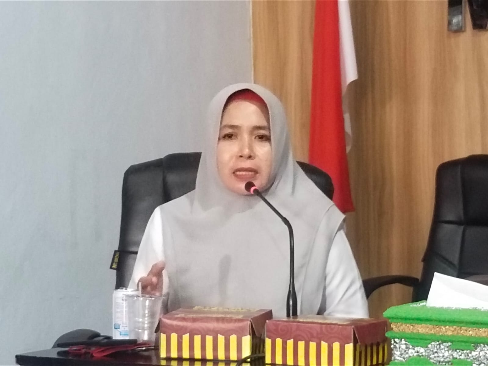 ASRA  BERIKAN PEMBINAAN KEPADA SELURUH STAF SEKRETARIAT