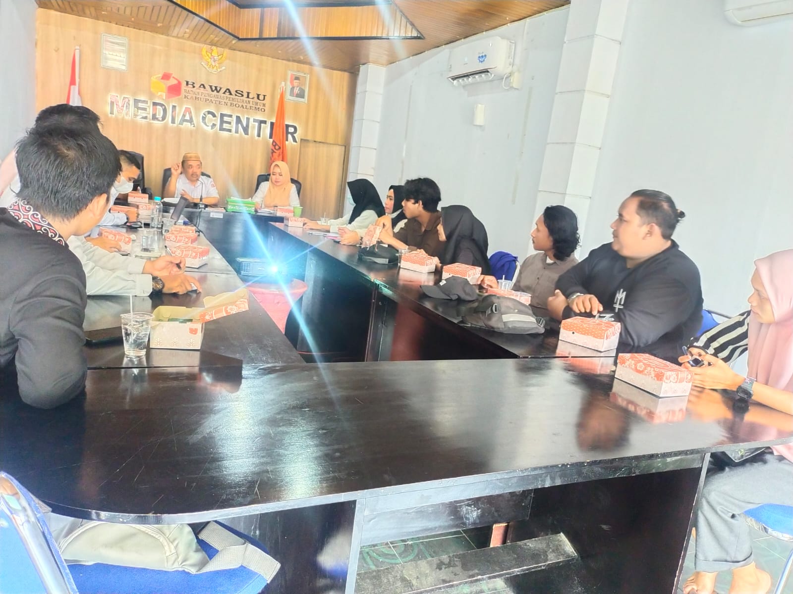 AMIR KOEM PIMPIN EVALUASI SIMULASI MEDIASI DAN SIDANG ADJUDIKASI SENGKETA PROSES PEMILU