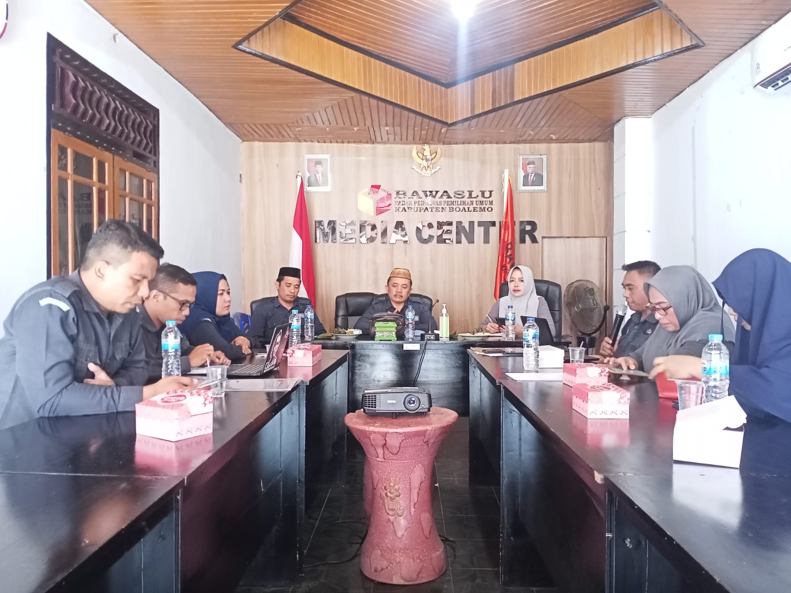 TINGKATKAN PRODUKTIFITAS HUMAS, BAWASLU BOALEMO BERIKAN PENGUATAN SDM