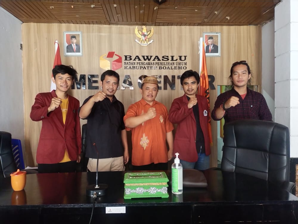 TIM PENELITI UNG KUNJUNGI BAWASLU BOALEMO UNTUK MENGULIK PENGAWASAN PARTISIPATIF