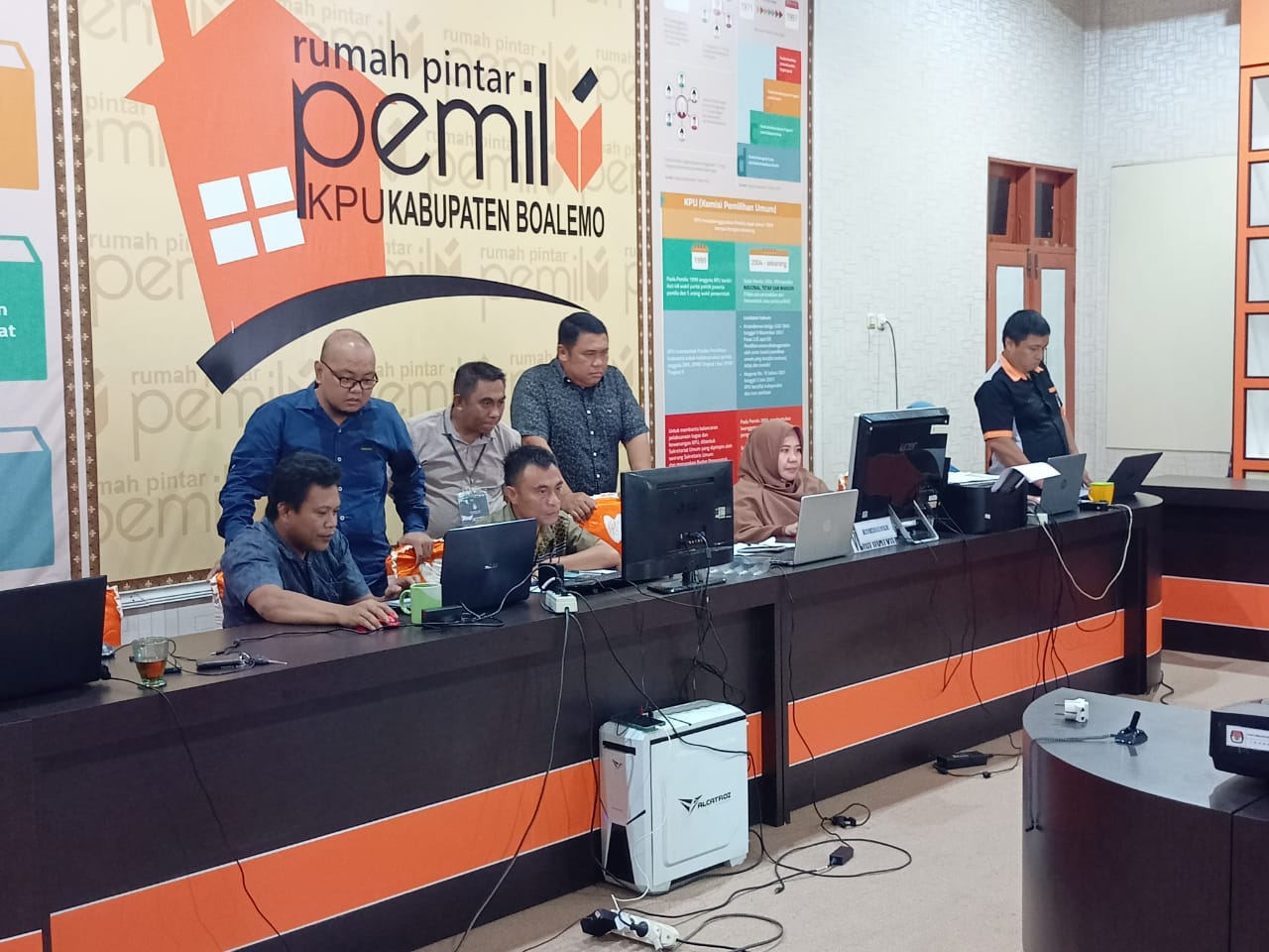 HARI INI BAWASLU BOALEMO LAKUKAN PENGAWASAN DI KPU