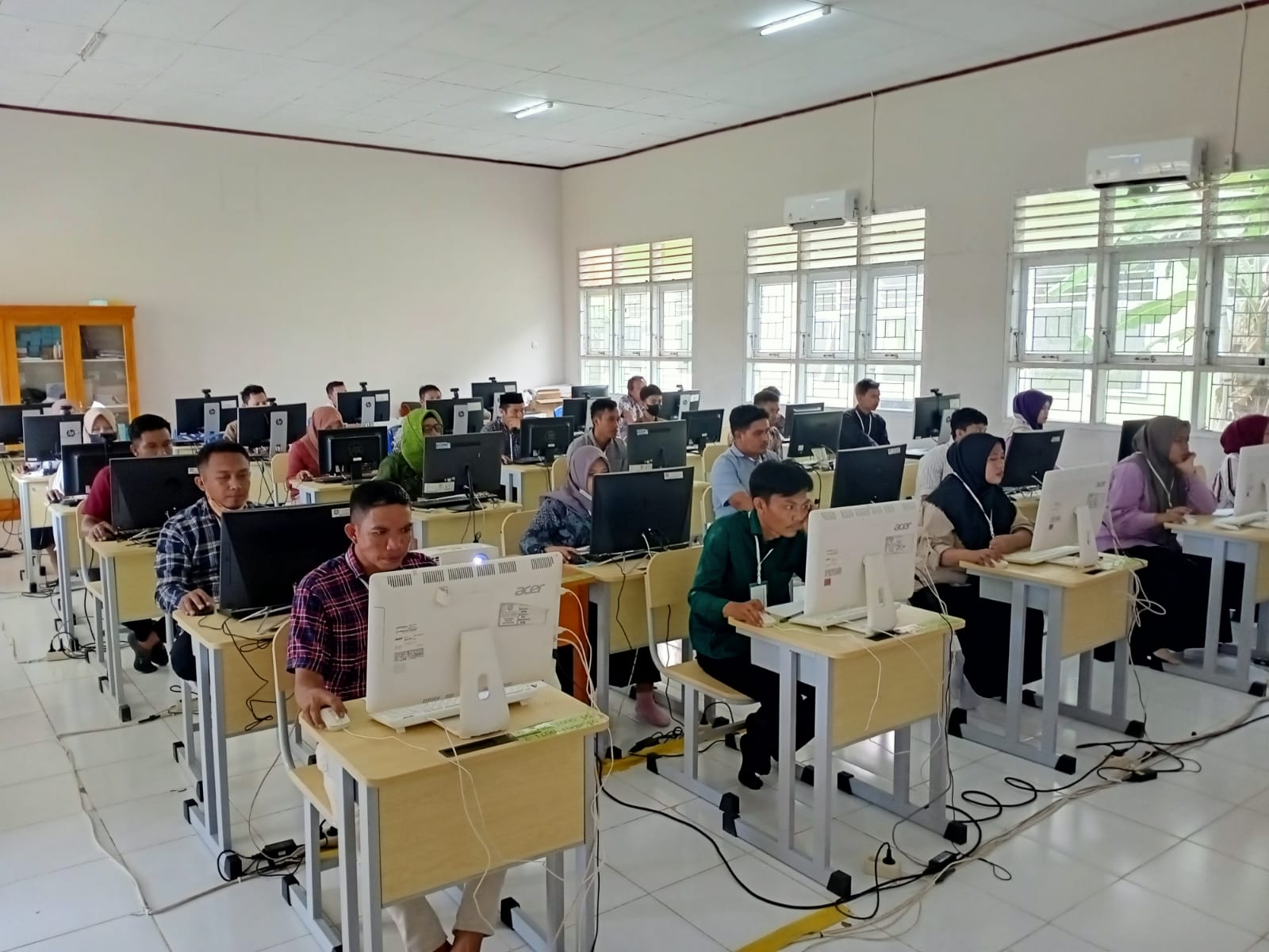 CALON ANGGOTA PANWASLU KECAMATAN IKUTI TES TERTULIS