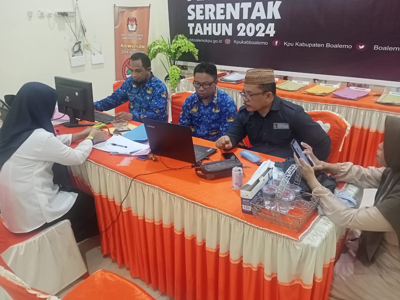 AMIR DJ. KOEM AWASI LANGSUNG REKRUTMENT PPK OLEH KPU KAB. BOALEMO