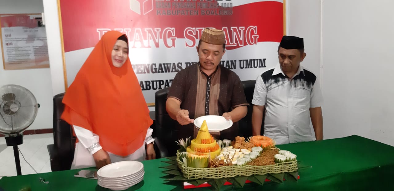 BAWASLU KABUPATEN BOALEMO GELAR SYUKURAN HARI JADI BAWASLU KABUPATEN/KOTA