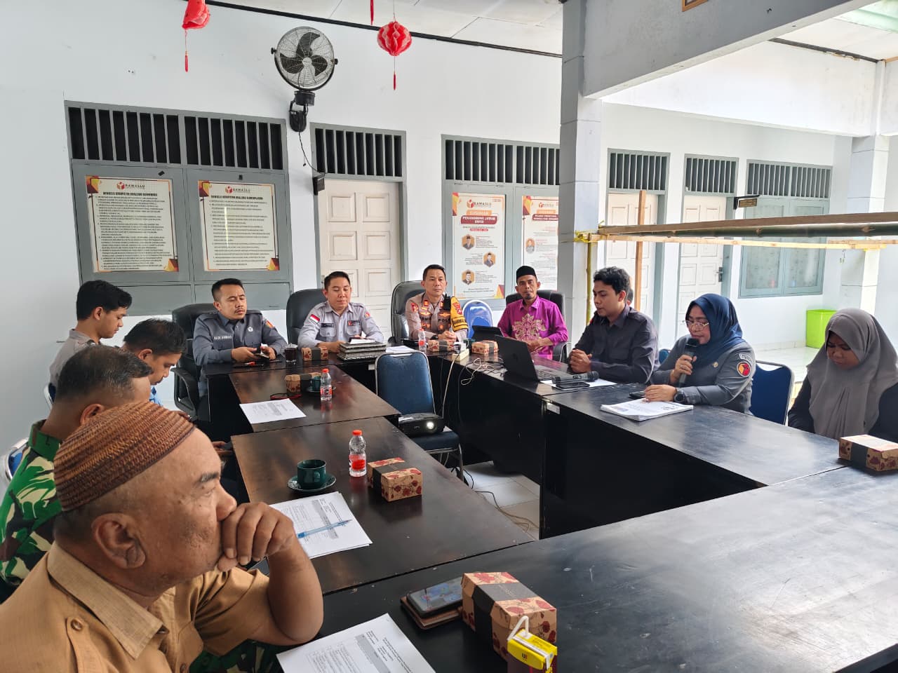 Suasana Rakor Pendataan DPTB dan Hasil Pengawasan Pemutakhiran Data Pemilih Berkelanjutan di ruang rapat Bawaslu Kabupaten Boalemo