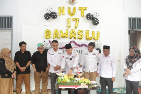 potong tumpeng