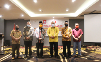 KORSEK RIDWAN DAHIBA SAKSIKAN SERAH TERIMA TANAH HIBAH BAWASLU BONE BOLANGO