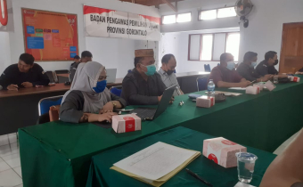 KETUA BAWASLU BOALEMO PASTIKAN BARANG HASIL DUGAAN PELANGGARAN PEMILU MASIH AMAN