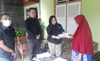 TIM PBDP BAWASLU BOALEMO KEMBALIKAN BARANG DUGAAN PELANGGARAN PADA PEMILIK
