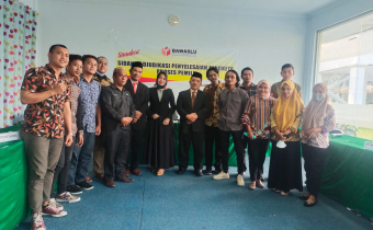 TIM HUKUM BAWASLU BOALEMO BERIKAN EDUKASI TATA CARA SIDANG ADJUDIKASI UNTUK MAHASISWA