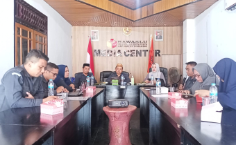 TINGKATKAN PRODUKTIFITAS HUMAS, BAWASLU BOALEMO BERIKAN PENGUATAN SDM