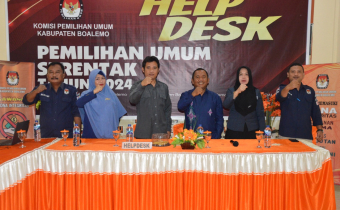 PASTIKAN KESIAPAN FAKTUALISASI PARPOL, BAWASLU KUNJUNGI KPU BOALEMO
