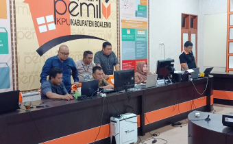 HARI INI BAWASLU BOALEMO LAKUKAN PENGAWASAN DI KPU